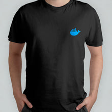 Cargar imagen en el visor de la galería, Camiseta Logo Corazón Developer Docker
